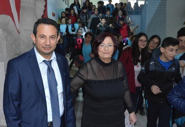 Anne ile oğul aynı okulda aynı branşta öğretmen