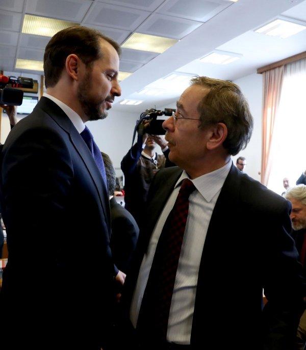 Abdüllatif Şener'in Bakan Albayrak'ı gördüğü o an