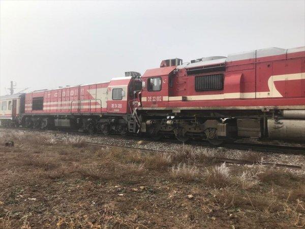 Sivas'ta 2 tren çarpıştı