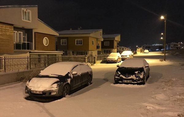 Erzurum beyazlara büründü