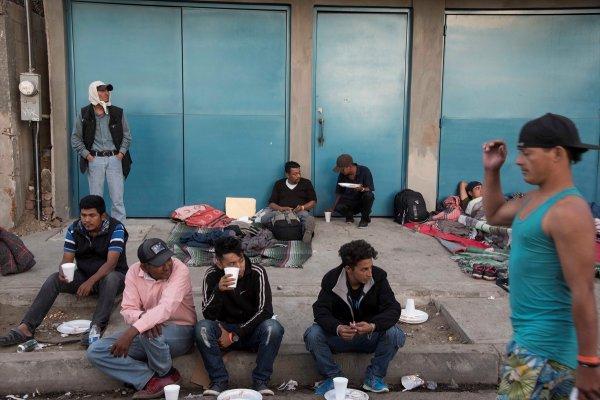 ABD- Meksika sınırında göçmenlerin bekleyişi sürüyor