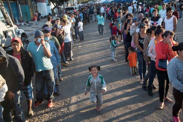 ABD- Meksika sınırında göçmenlerin bekleyişi sürüyor