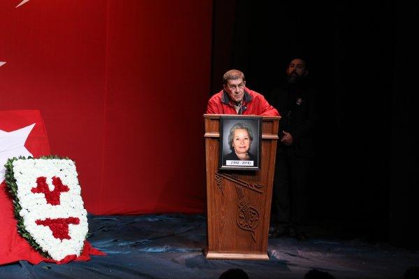 Usta oyuncu Uğur Kıvılcım son yolculuğuna uğurlandı