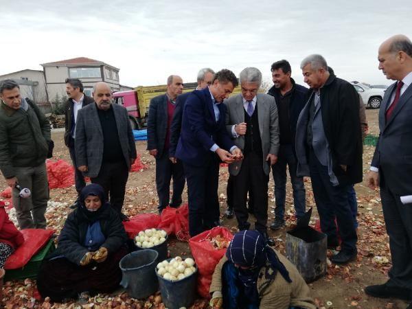 CHP, Polatlı'da bulunan soğan depolarını gezdi