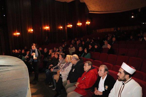 Usta oyuncu Uğur Kıvılcım son yolculuğuna uğurlandı