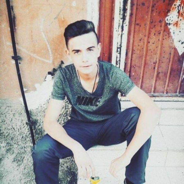 Parkta fotoğraf çektirdiği için öldürüldü