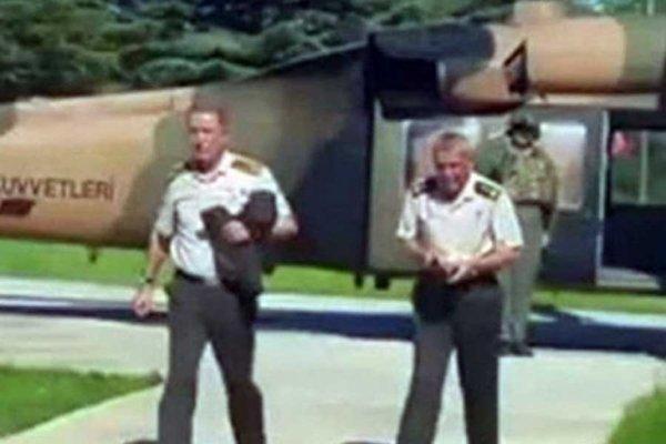 Darbe sanığı albay sanık binbaşıyı darbetti