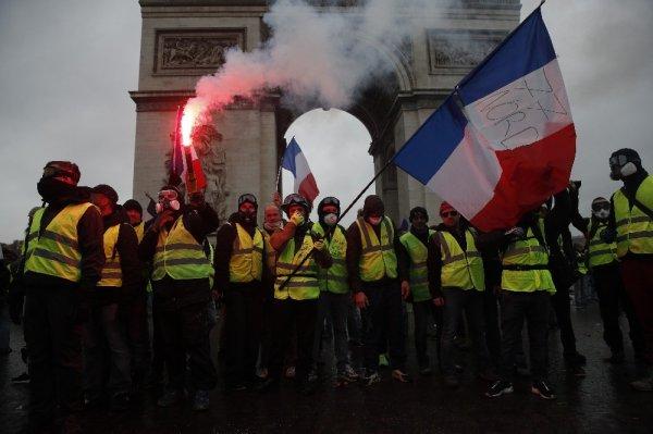 Fransa'da protestoların şiddeti arttı
