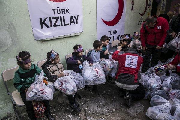 İdlib’i Türk Kızılayı yaşatıyor