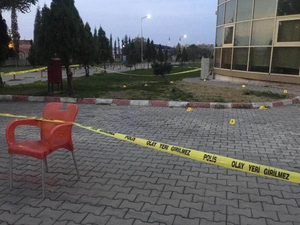 Hastane bahçesinde akrabalar birbirine girdi: 5 yaralı