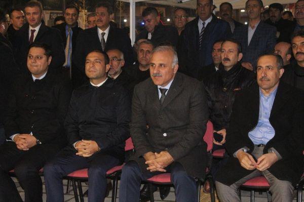 Van İskele Caddesi yıllar sonra çift yönlü trafiğe açıldı