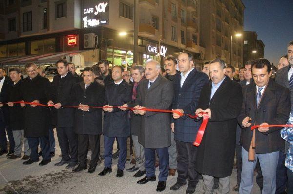 Van İskele Caddesi yıllar sonra çift yönlü trafiğe açıldı