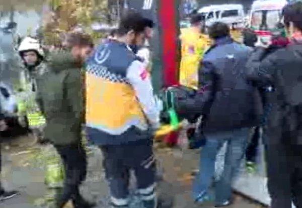 İstanbul'da servis minibüsü kaza yaptı