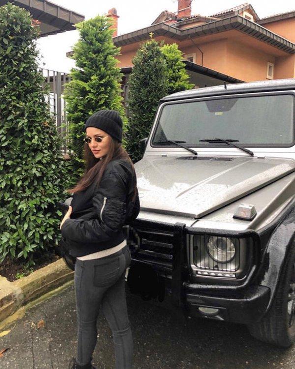 Fahriye Evcen'den yeni fotoğraf