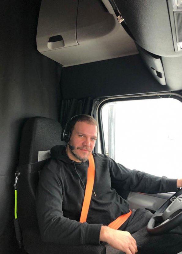 Tolga Karel: Tır şoförü olmak çocukluk hayalimdi