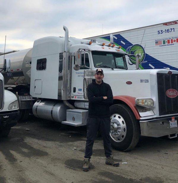 Tolga Karel: Tır şoförü olmak çocukluk hayalimdi