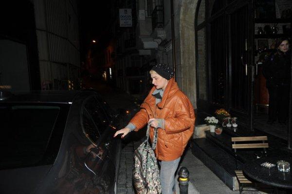 Sıla gecelerde görüntülendi