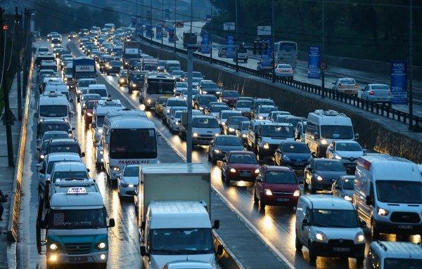 İzmir'de grev trafiğe neden oldu