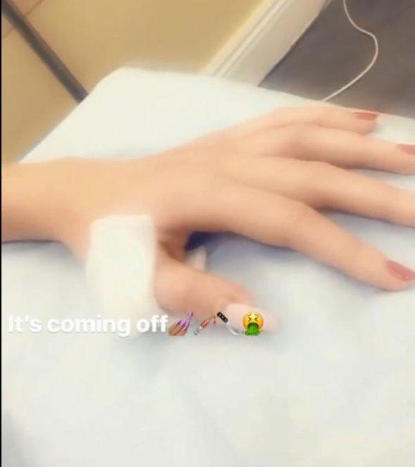 Chloe Loughnan'dan aylar sonra ilk fotoğraf