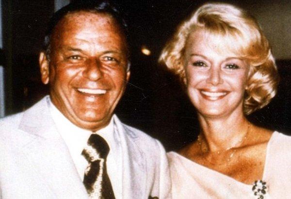 Şarkıcı Frank Sinatra’nın eşyalarına servet