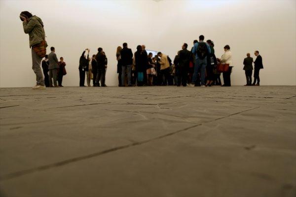 FARC’ın silahları parke taşı oldu