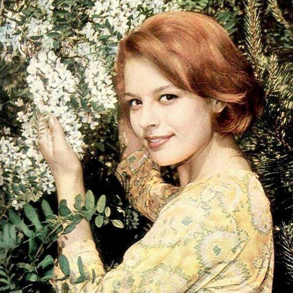 Hülya Koçyiğit kimdir - biyografisi