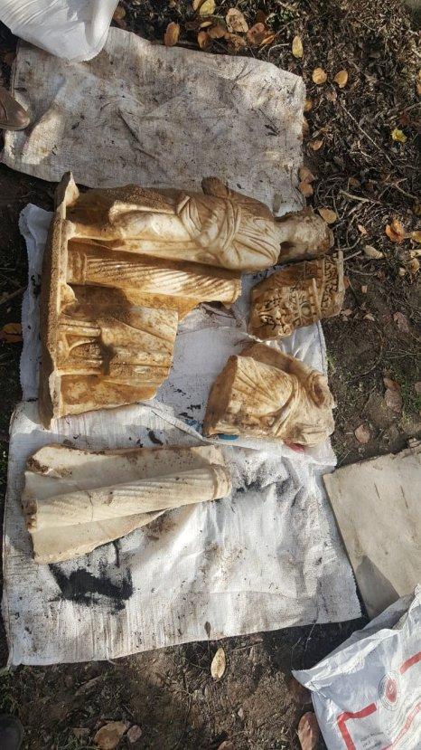 1600 yıllık lahidi satmaya çalışırken yakalandılar