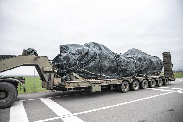 Mehmetçik'ten mesajlı dağ manzarası
