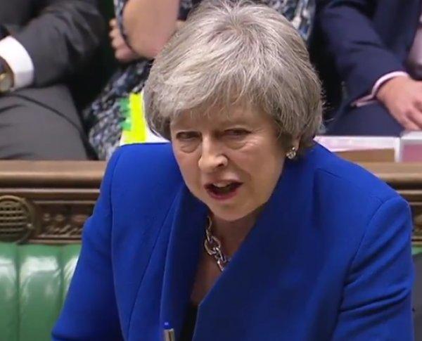 Corbyn May'e hakaret etti