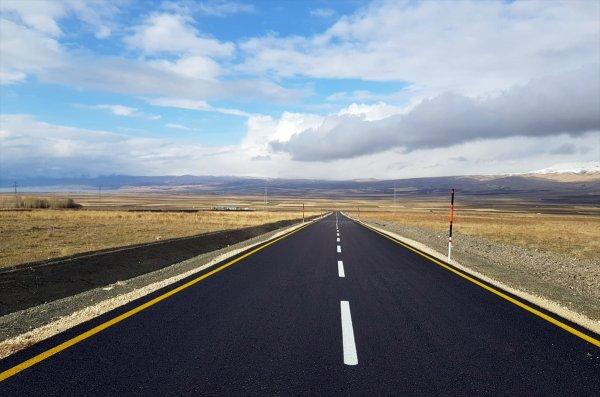 Van'a 64 milyon liralık yol yapıldı