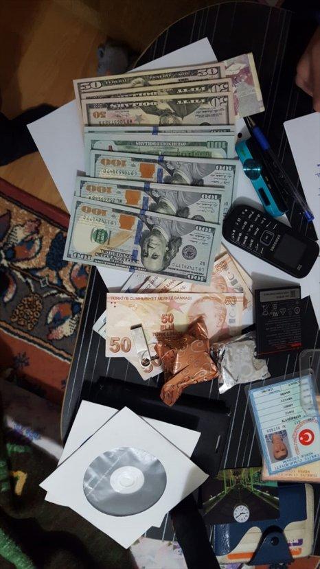 FETÖ'nün hücre evine baskın: 22 gözaltı