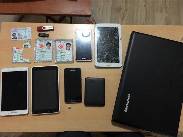 FETÖ'nün hücre evine baskın: 22 gözaltı