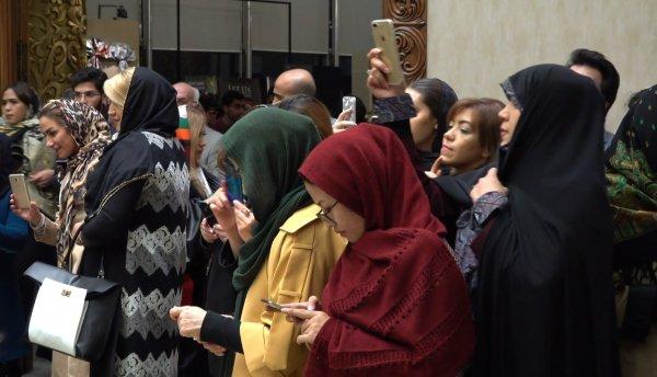 İran'da modelsiz defile