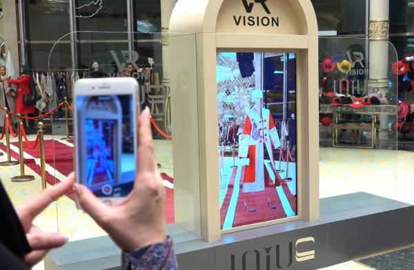 İran'da modelsiz defile