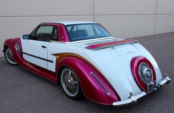 Toplama bilgisayar gibi 1951 model araba yaptı