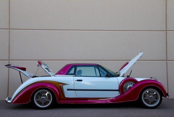 Toplama bilgisayar gibi 1951 model araba yaptı