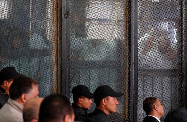 Mursi davasının tanığı Mübarek mahkemeye geldi