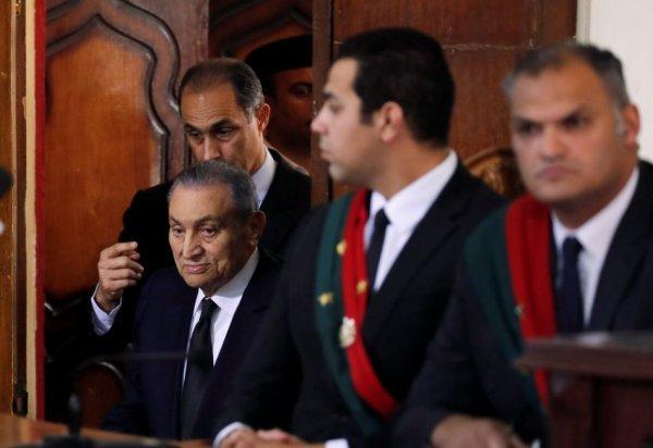 Mursi davasının tanığı Mübarek mahkemeye geldi