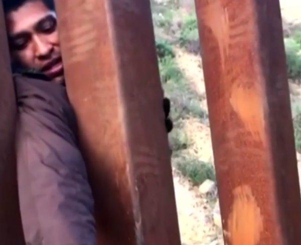 Trump: Meksika sınırını tümüyle kapatırım