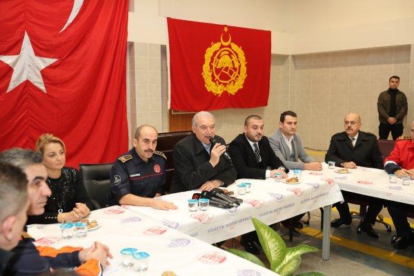 İBB Başkanı Mevlüt Uysal yeni yıla Büyükçekmece'de girdi