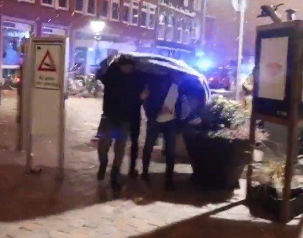 Hollanda'da yakılan ateş kontrolden çıktı