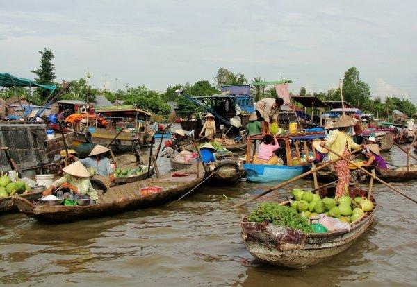 Güneydoğu Asya’nın yüzen pazarları: Floating markets
