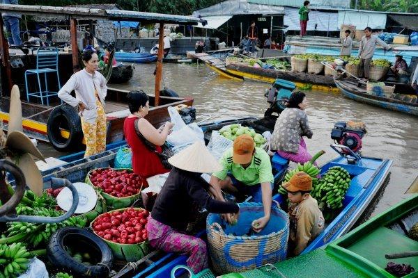 Güneydoğu Asya’nın yüzen pazarları: Floating markets