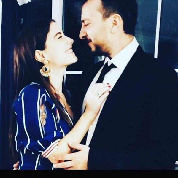 Hazal Kaya ve Ali Atay'ın nişan fotoğrafı