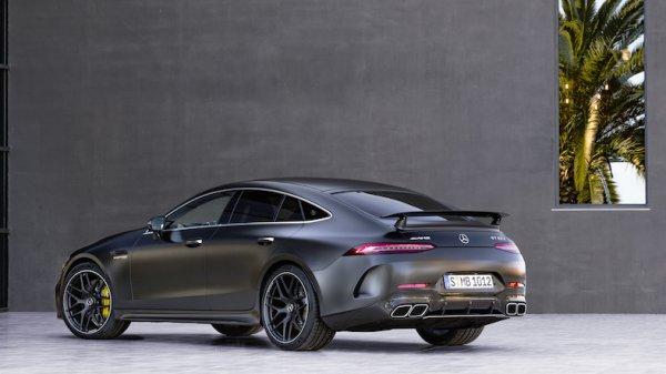 En hızlı Mercedes AMG GT 63S baş döndürüyor