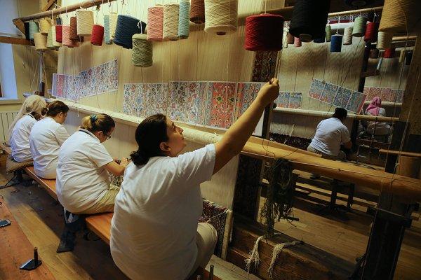 Sarayların, köşklerin halıları Hereke'de dokunuyor