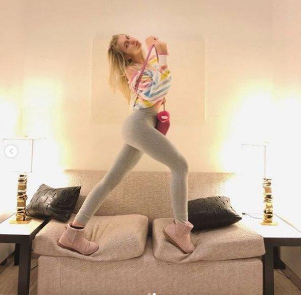 Aleyna Tilki koltuk pozu verdi