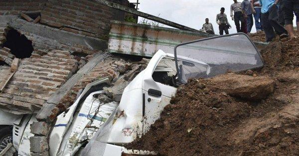 Endonezya'da heyelan: 32 ölü