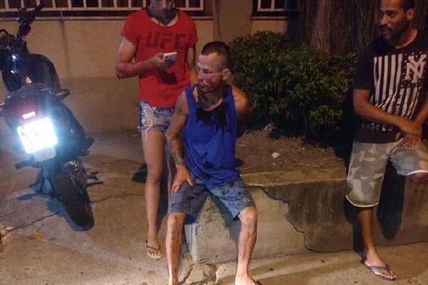 Brezilya'da kadın dövüşçüden dayak yiyen gaspçı