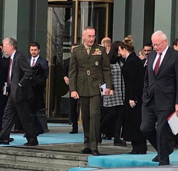 Külliye çıkışında dağılan John Bolton